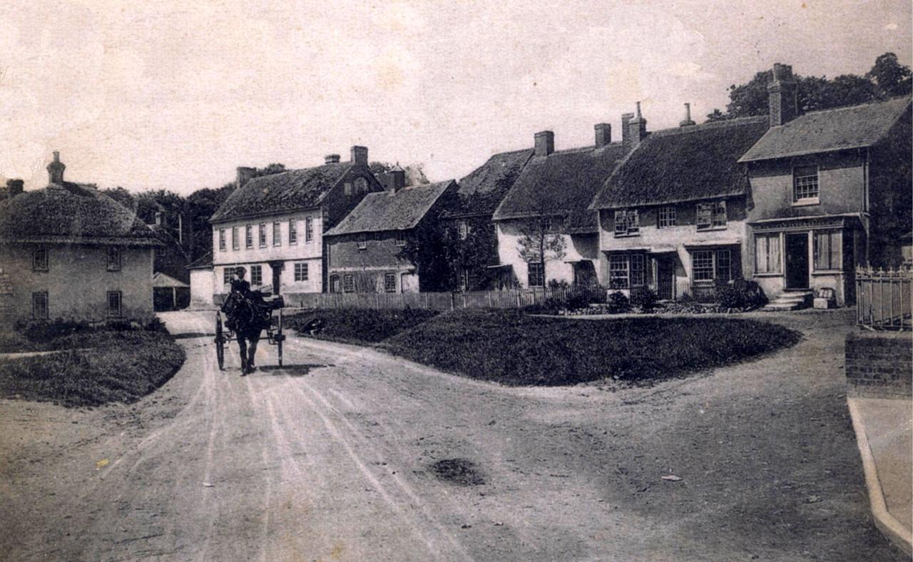 Отель The Antelope At Upavon Экстерьер фото